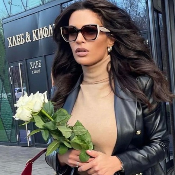 Authentic💯- Prada Eyewear Collection sunglasses SPR15W_E01R_F00A6_C_054 - Picture 6 of 13
